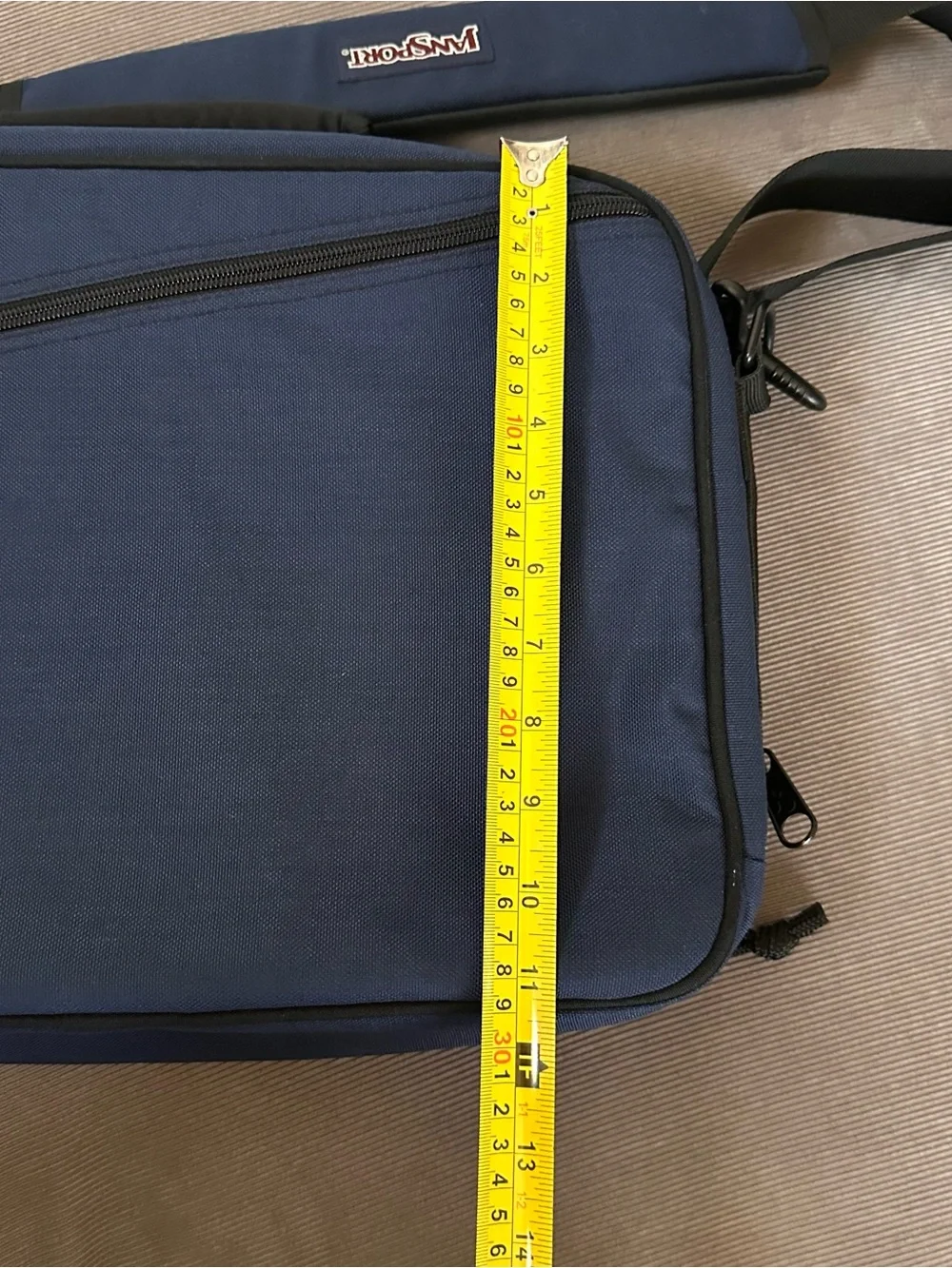 JanSport Collegiate Michigan Wolverines Messenger Computer Bag Padded